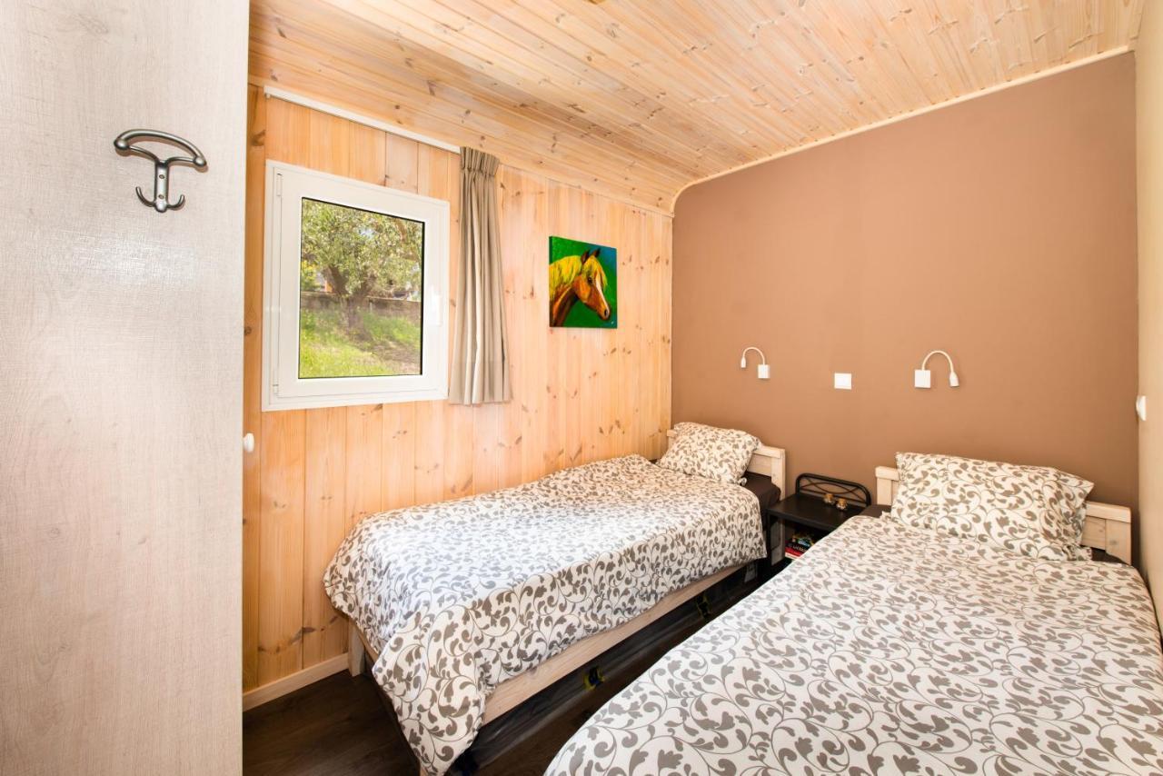 Hakuna Matata Holidays Wooden Lodge With Airco & Pool In Greek Olive Grove Modon Exterior foto