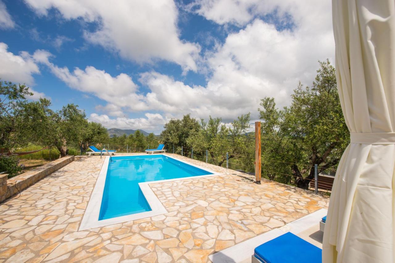 Hakuna Matata Holidays Wooden Lodge With Airco & Pool In Greek Olive Grove Modon Exterior foto