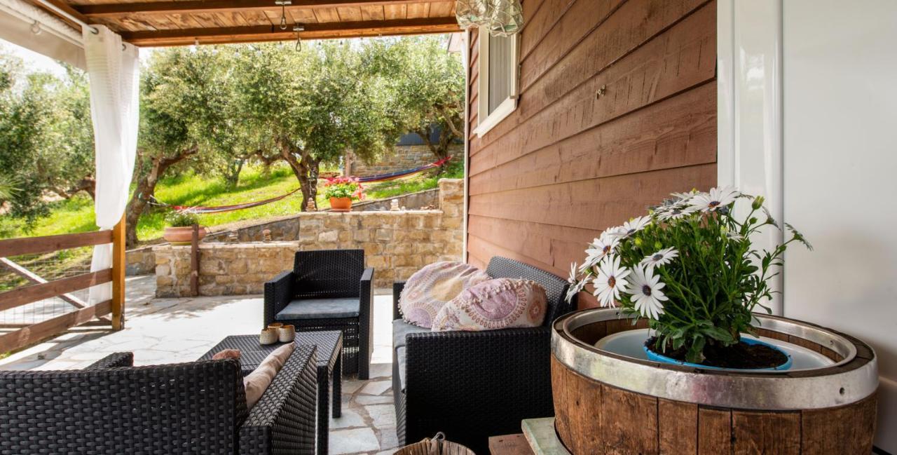 Hakuna Matata Holidays Wooden Lodge With Airco & Pool In Greek Olive Grove Modon Exterior foto