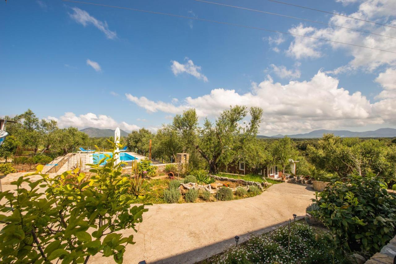 Hakuna Matata Holidays Wooden Lodge With Airco & Pool In Greek Olive Grove Modon Exterior foto