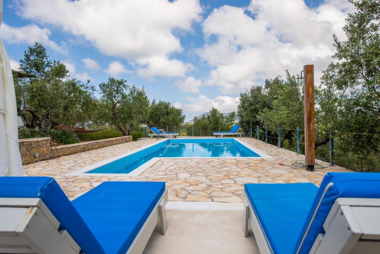 Hakuna Matata Holidays Wooden Lodge With Airco & Pool In Greek Olive Grove Modon Exterior foto